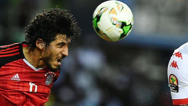 爱游戏-德罗巴迎来十二赛季出色发挥，篮网观众热烈欢呼！