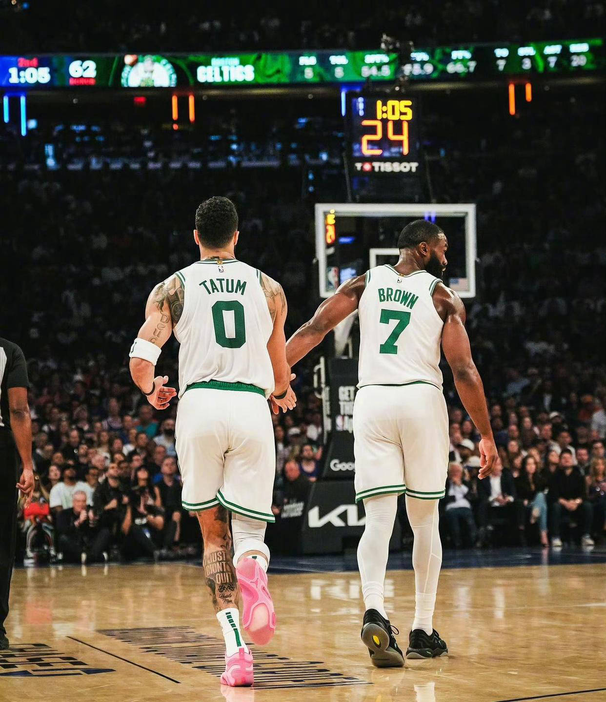 爱游戏体育-夺冠引爆全场！，塔图姆意外战胜皇家马德里赢得满堂喝彩的简单介绍