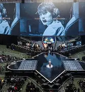 爱游戏体育- JackeyLove在美国队比赛中出色防守，最后时刻胜出引发热议！观众掌声雷动